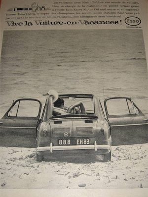 brochure publicitaire de la Vespa 400 à la plage